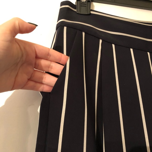 Wide Leg Stripped Capri with Side Slit - Picture 7 of 8